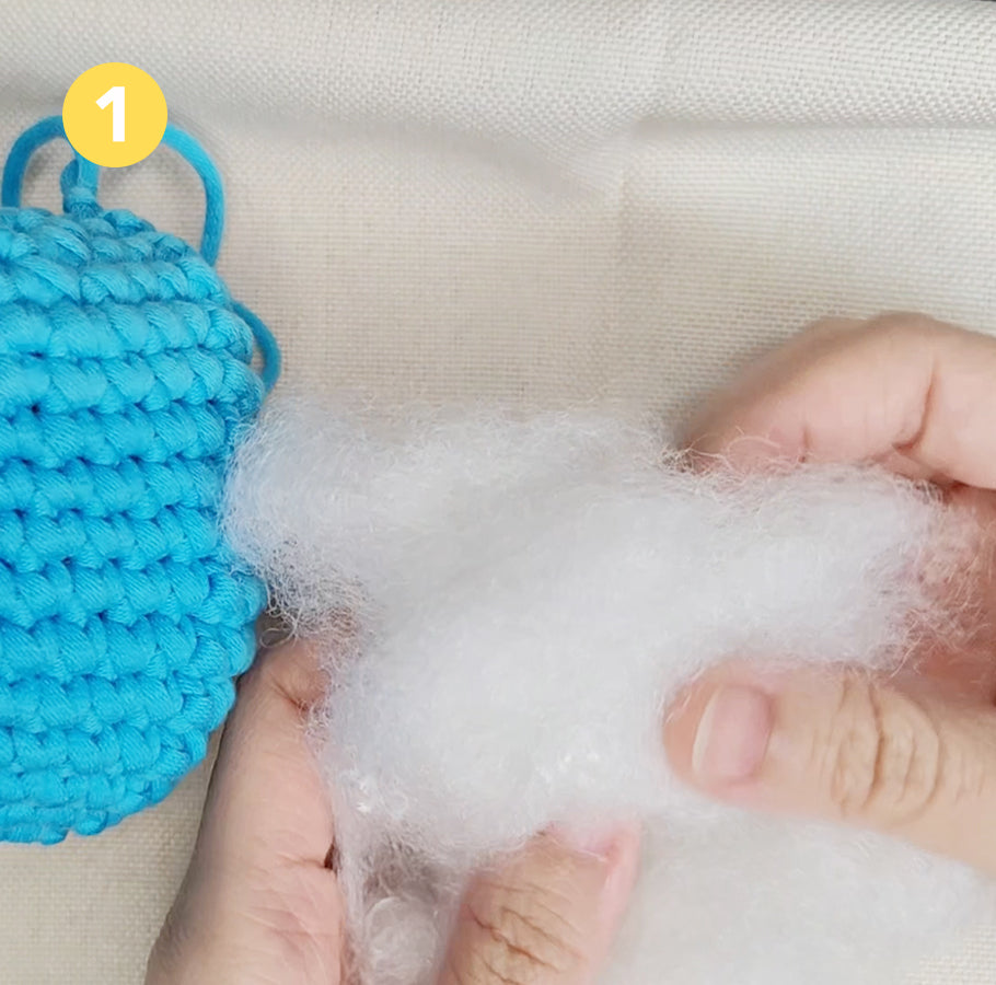 Bereite die Füllwatte vor